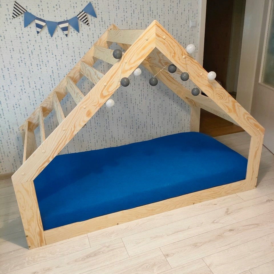 Moon House Bed G