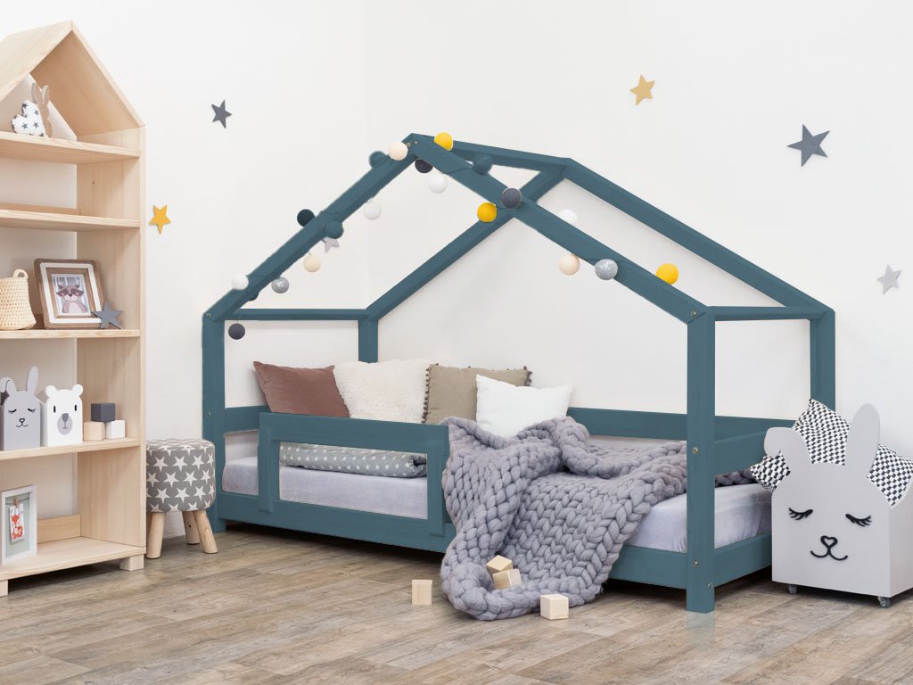 Cabin bed with Lucky barriers