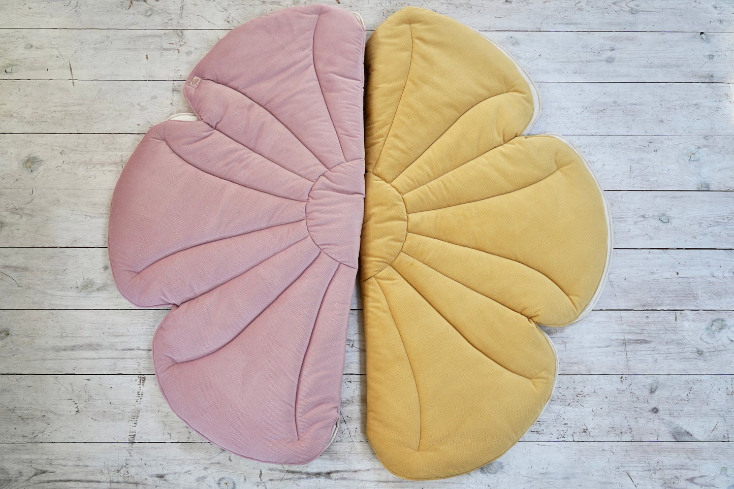 Tapis moelleux velours pour enfant flower "Honey azalea"