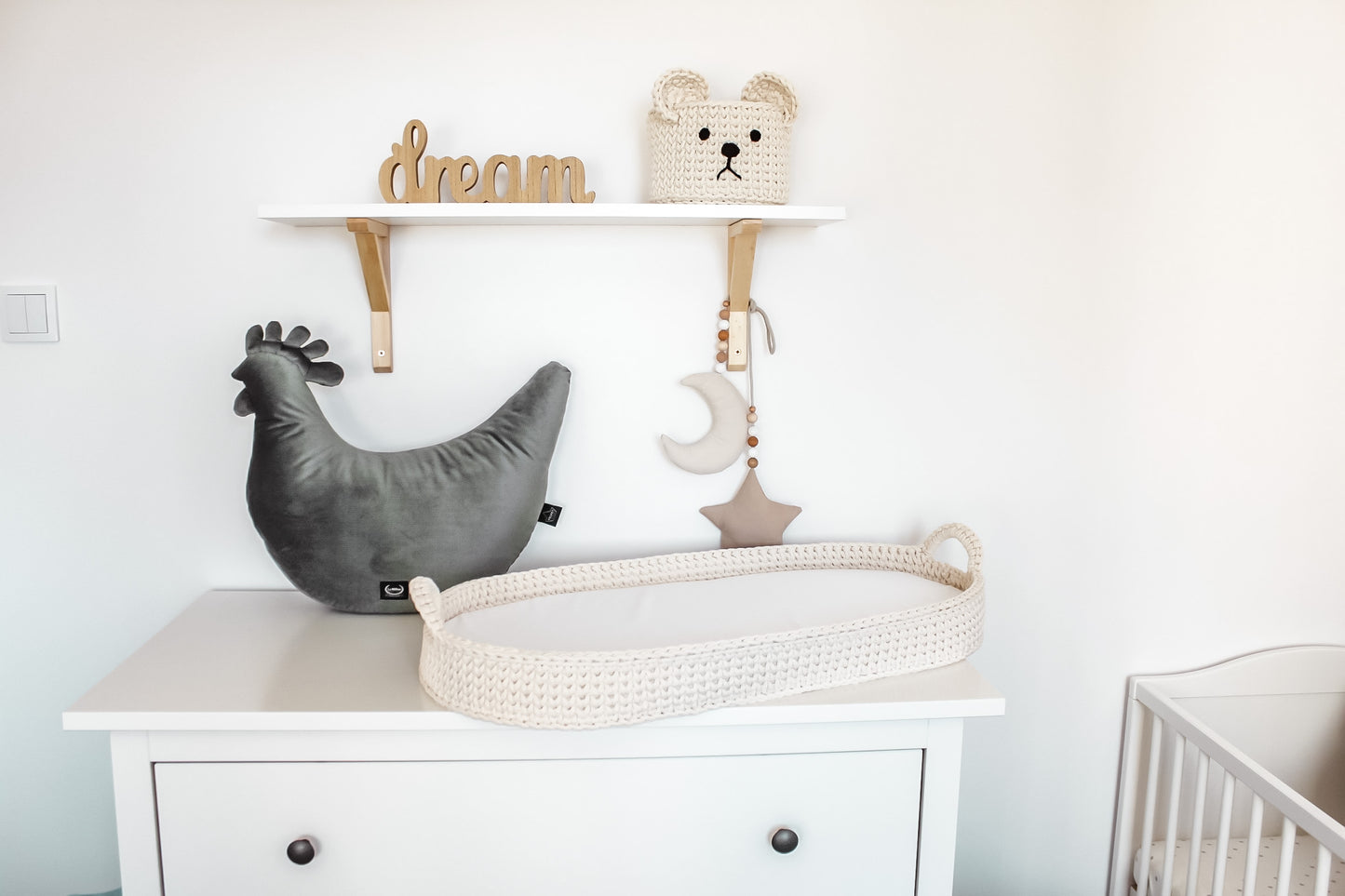 Crochet baby changing basket with mattress