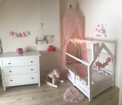 Cabin bed with color barriers in color