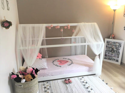 Cabin bed with color barriers in color