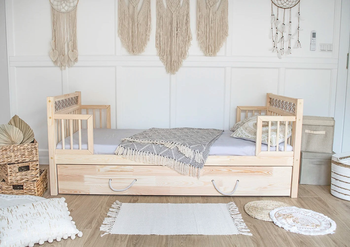 Alma children's bed with drawers