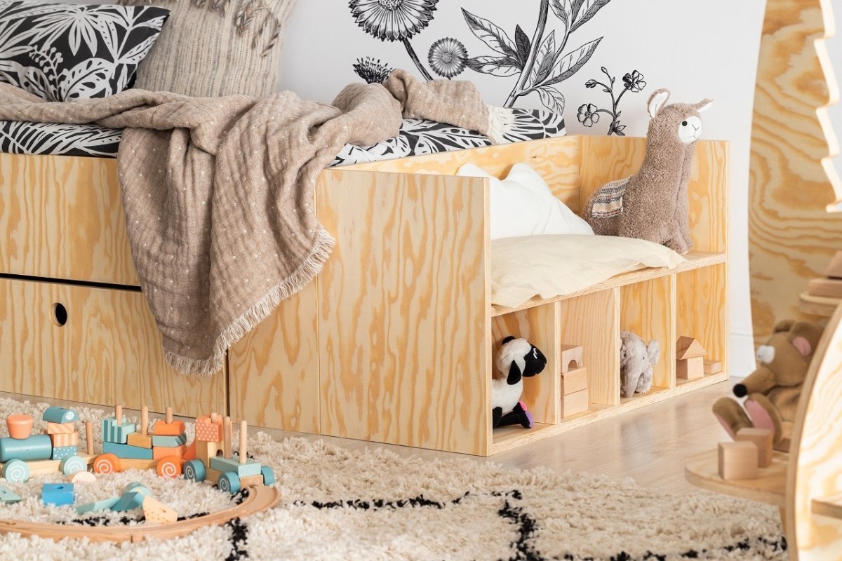 Children's bed with MLC drawer