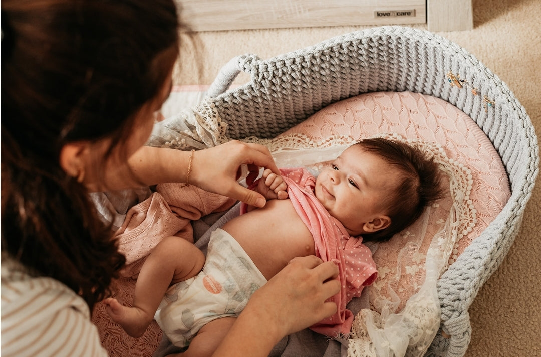 Moses Häkeln Babybabys mit Unterstützung