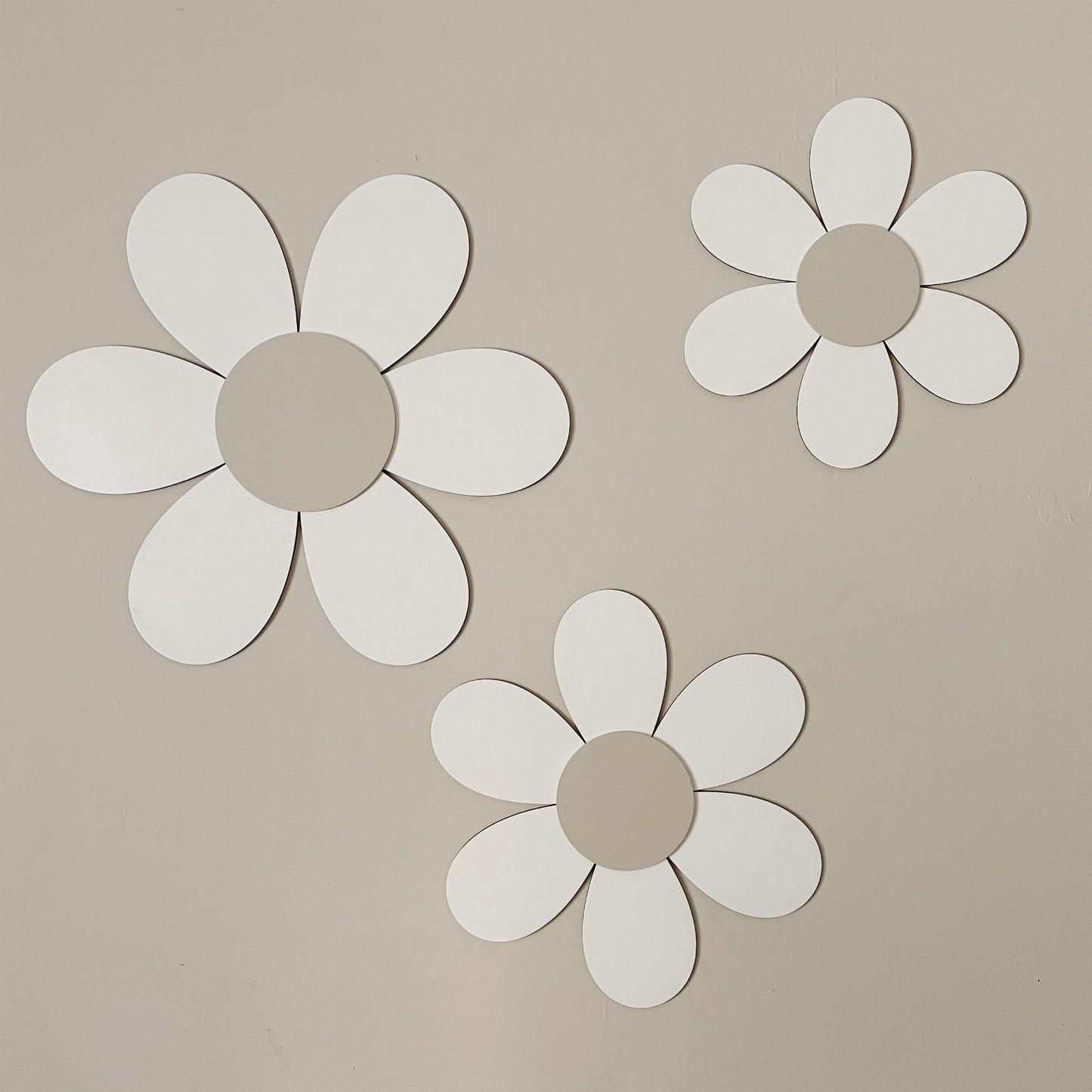 Beautiful wall decoration set of 3 flowers