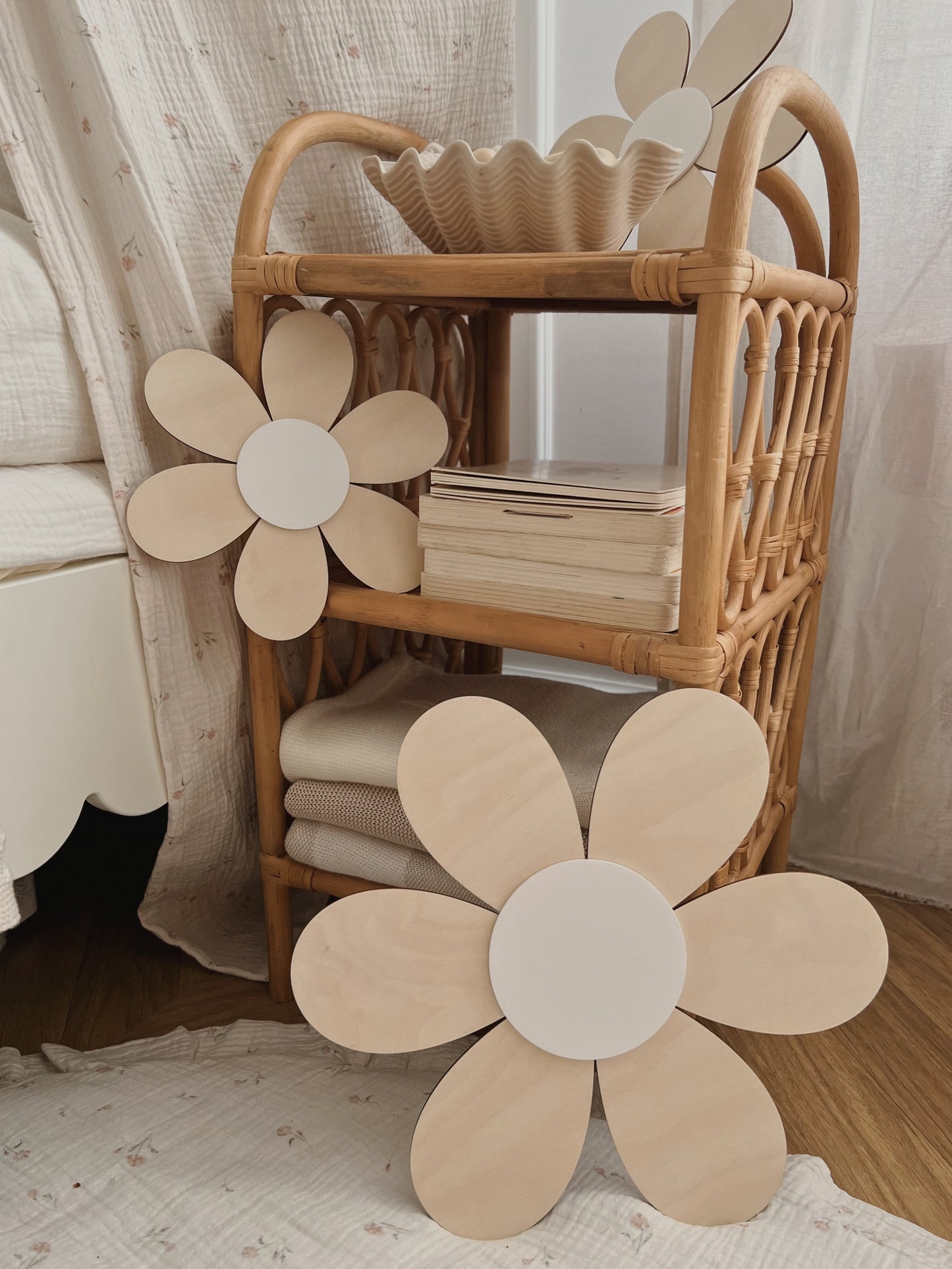 Beautiful wall decoration set of 3 flowers