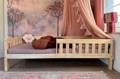 Customizable child bed