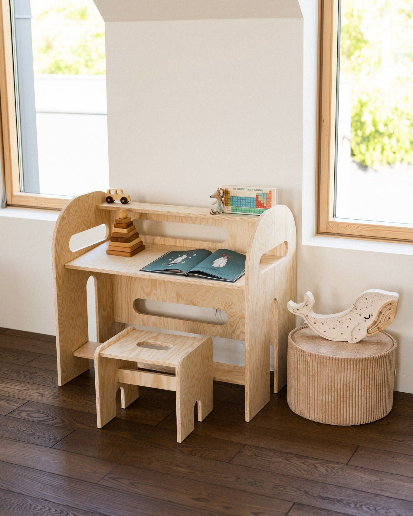 Bureau MUNDO pour enfant avec assise